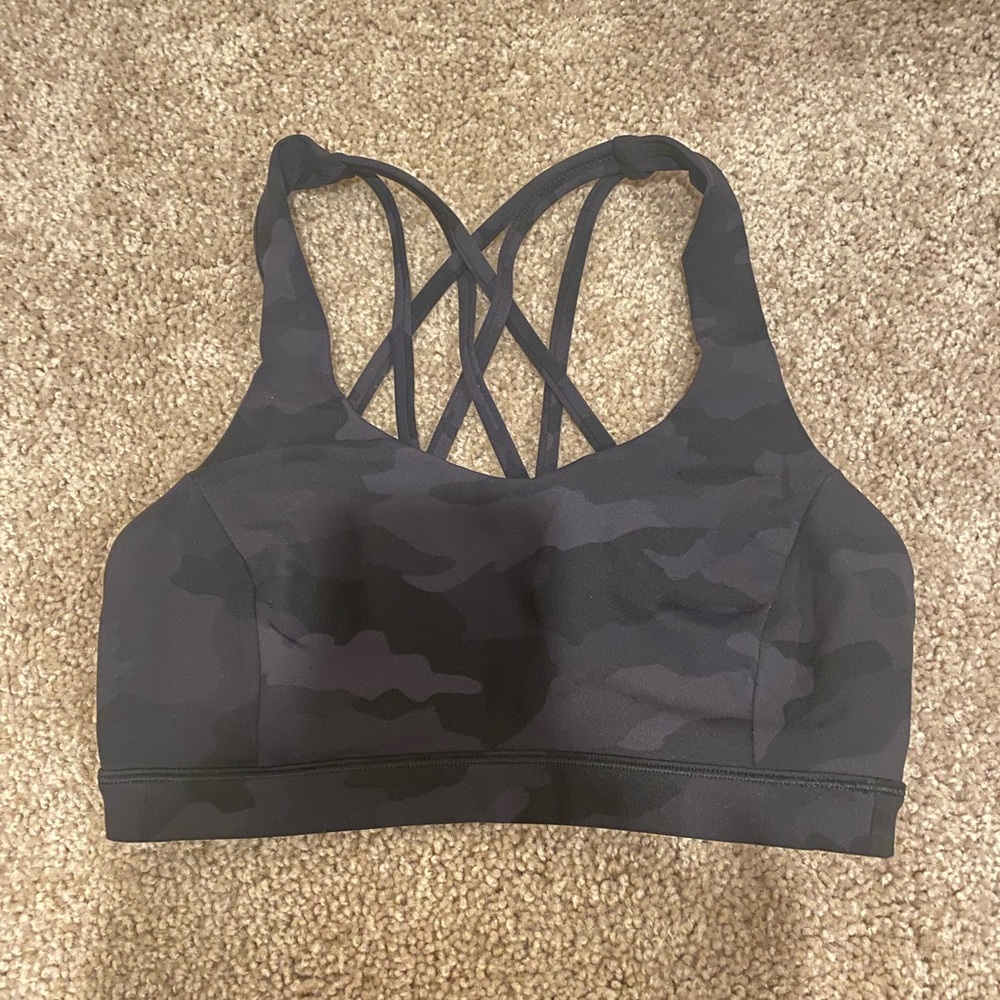 Lululemon Women’s Free to be Serene Bra - Size 4